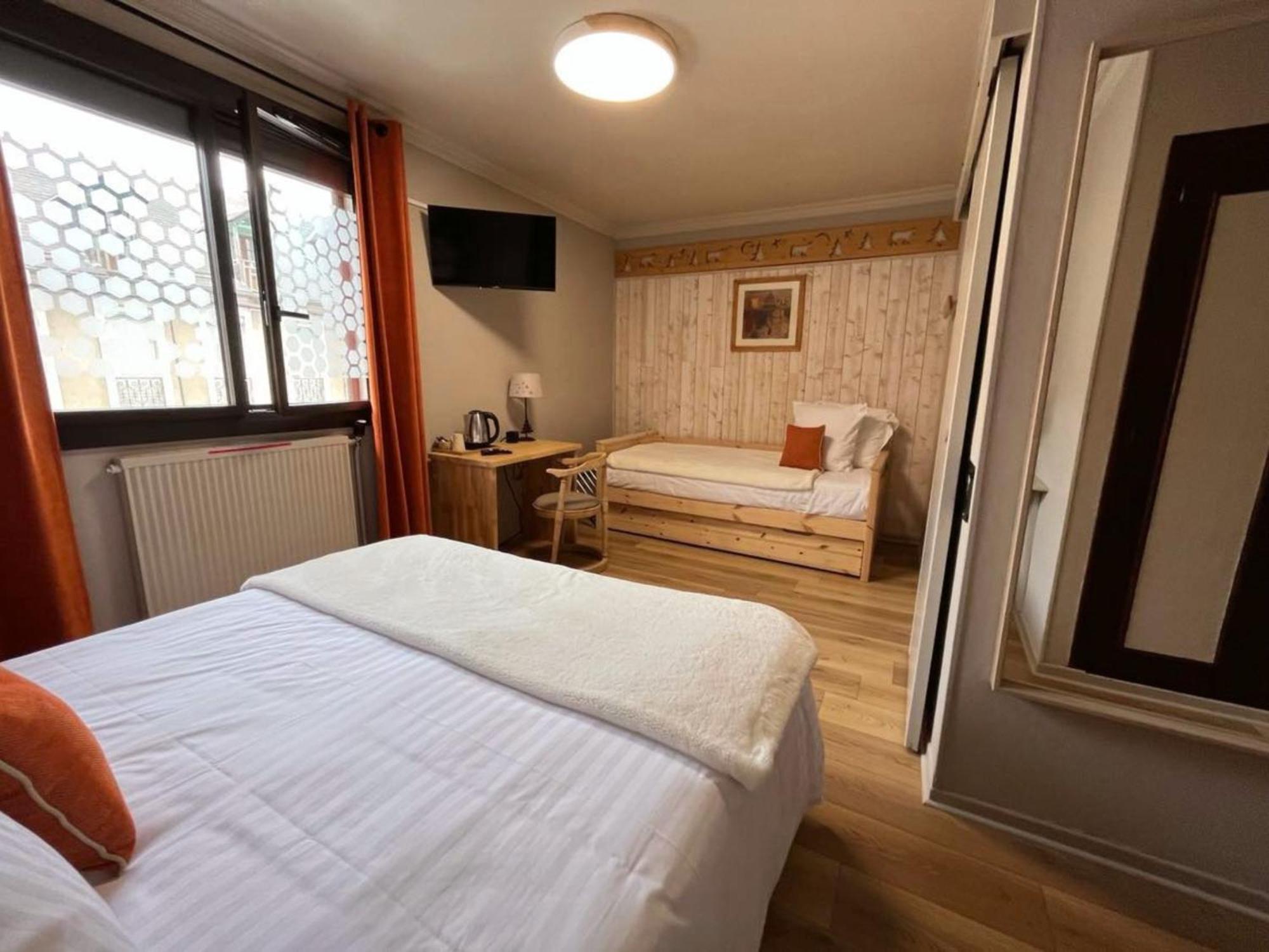 Hotel La Rencluse Saint-Mamet Exteriör bild