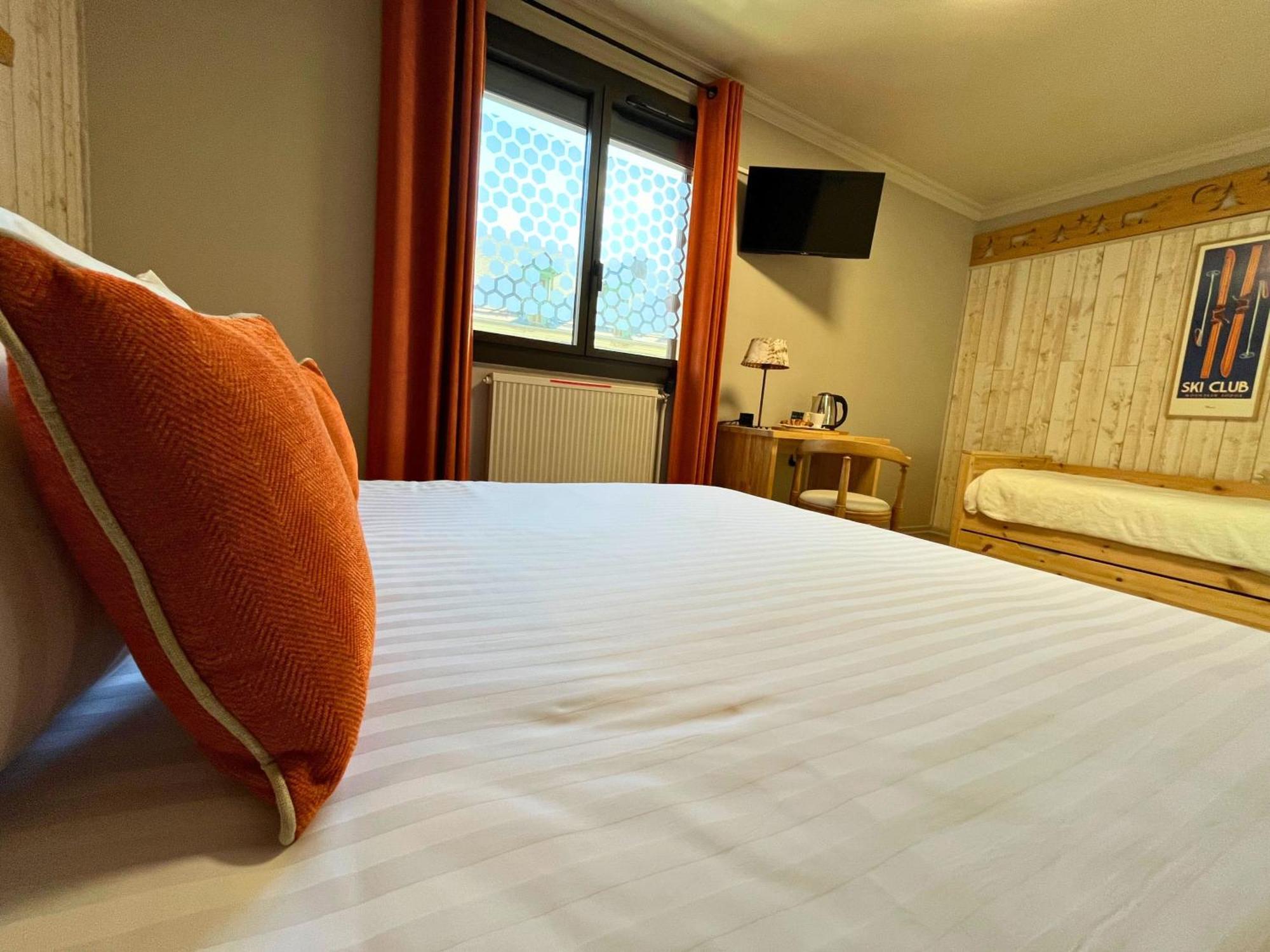 Hotel La Rencluse Saint-Mamet Exteriör bild